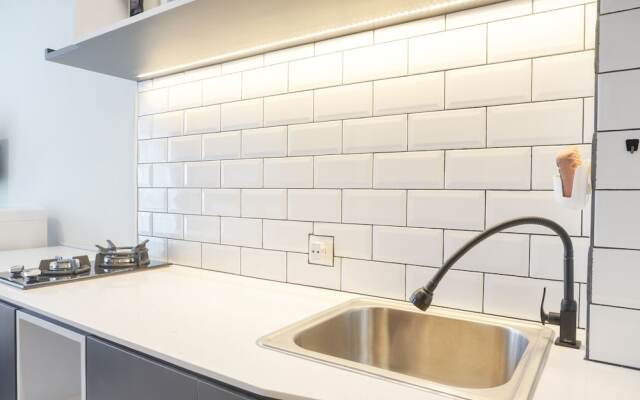 Cozy Studio At Tifolia Apartment