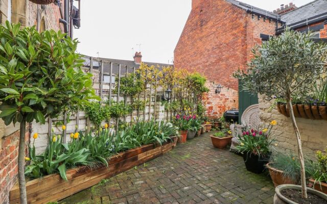 30 High St. Agnesgate