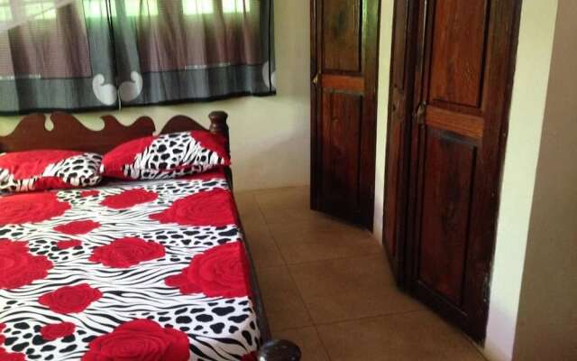 Makunduchi White House Apartment