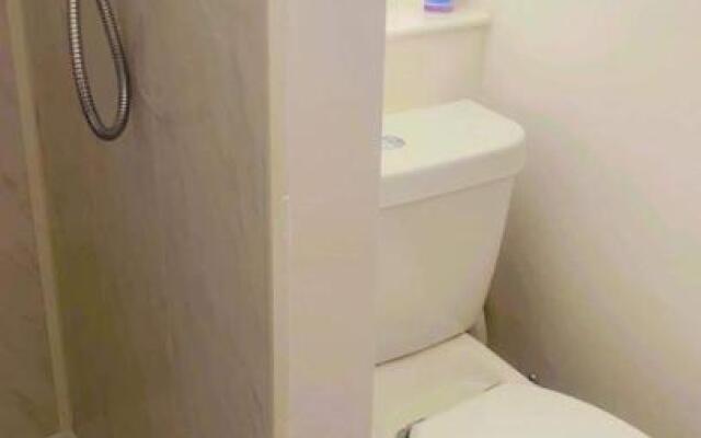Entire Two Double Bedrooms Flat N4