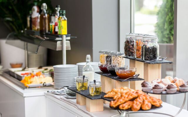 Best Western Plus Lakeside Hotel