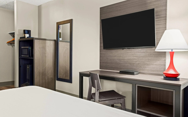 Super 8 by Wyndham Thunder Bay