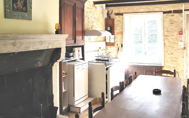 House With 5 Bedrooms in La Caillère-saint-hilaire, With Enclosed Gard