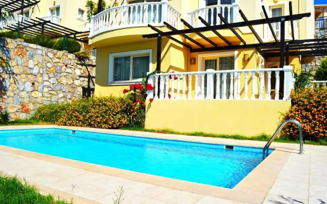 Apartment 3 Bedroom Lake View 3 by Likya Global