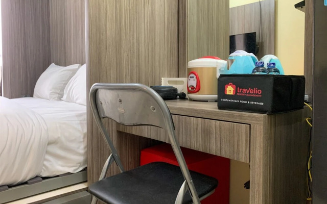 Homey And Tidy Studio At Green Pramuka City Apartment