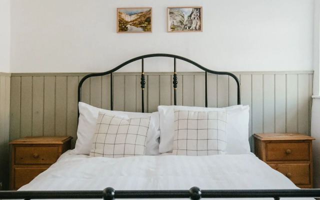 Miresfield Farm Bed & Breakfast