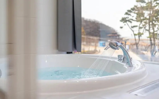 Yeongheongdo Badanoel spa Pension