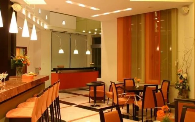 Alexandros Hotel