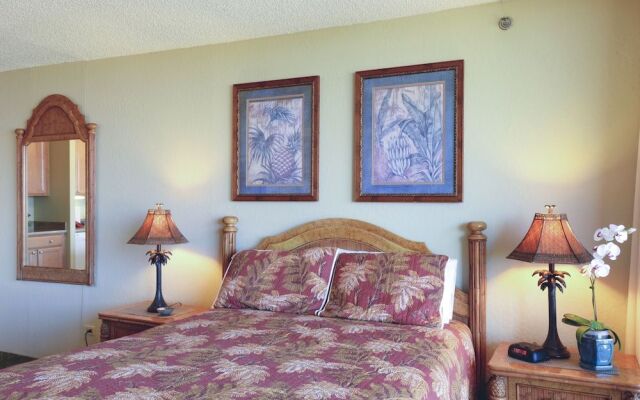 Kaanapali Shores Studio 742 Studio Bedroom Condo by RedAwning