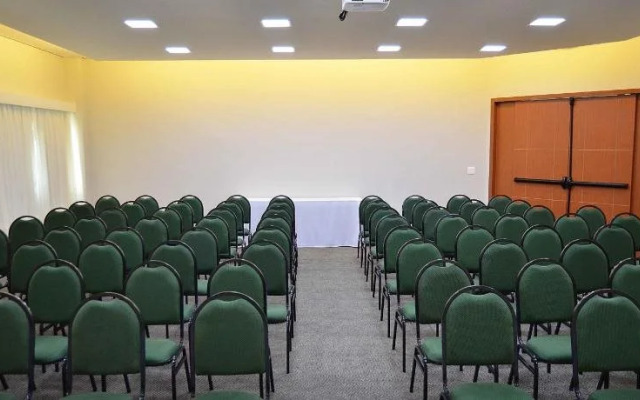 Hotel Matão Othon Suites