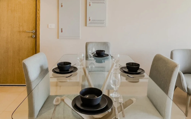 Xuru Stays I Homestyle & Summery 1bdr@ Mangroovy Free Beach Pool