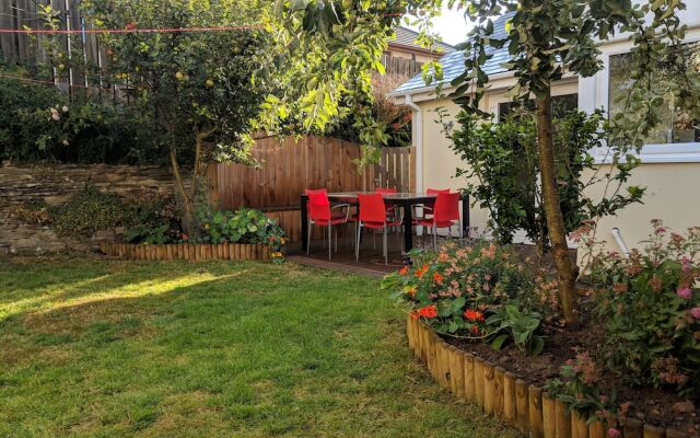 27 Berries Avenue