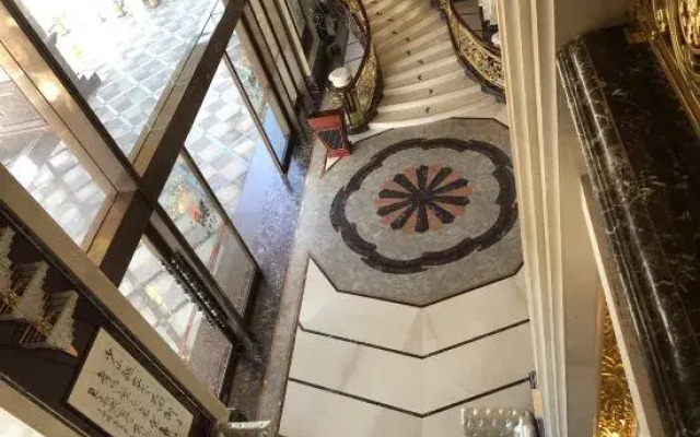Phoenix Hotel