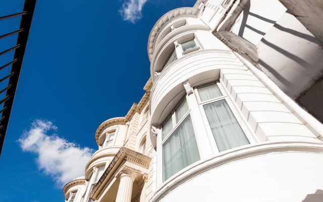 The Gloucester Terrace Nest - CB