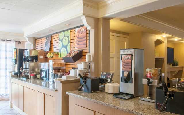 La Quinta Inn New Orleans Veterans-Metairie