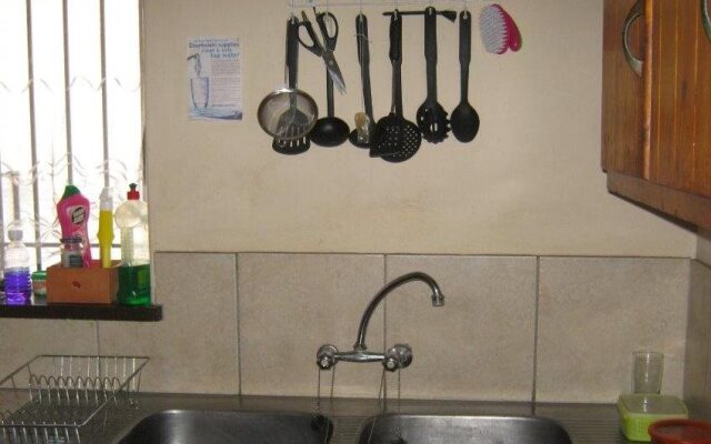 Terrylin Backpackers - Adults Only
