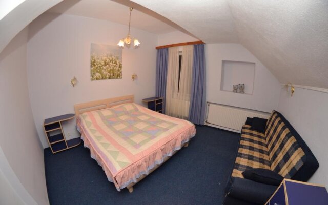 Relax House