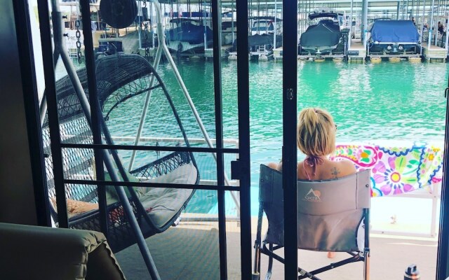 Airstream Houseboat Amazing Lake Travis View