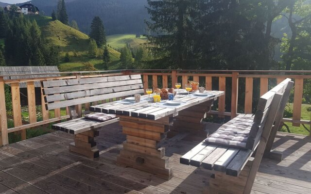 Modern Chalet With Sauna Near Ski Area in Carinthia