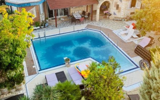 Pool Apartment Sol 6