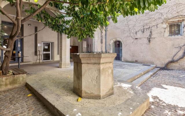 Modest Holiday Home in Avignon next to the City Centre