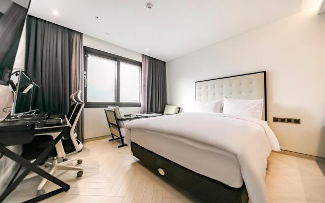 Daegu Dongseongro Hotel Labella