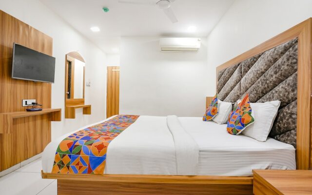 Fabhotel Silver Inn
