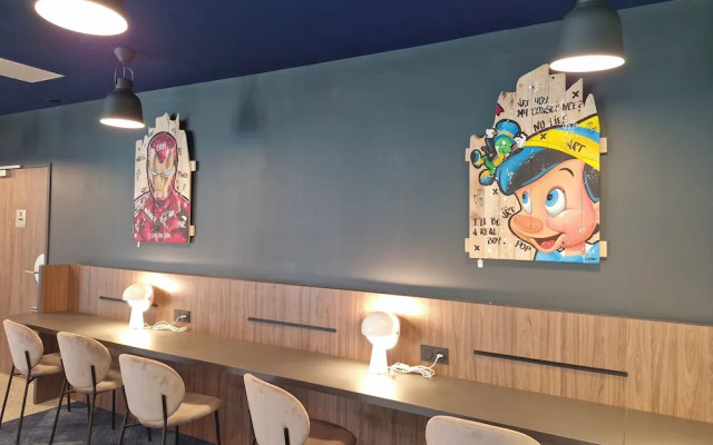 Akena Serris  Val d'Europe