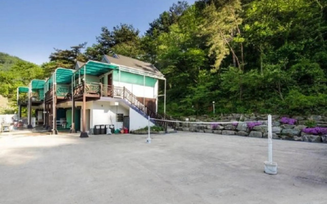 Hongcheon Bandi's Herb Pension