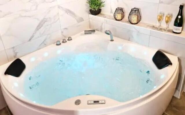 Majord'Home Spa 4*-L'élégance-Balnéo Vieille Ville