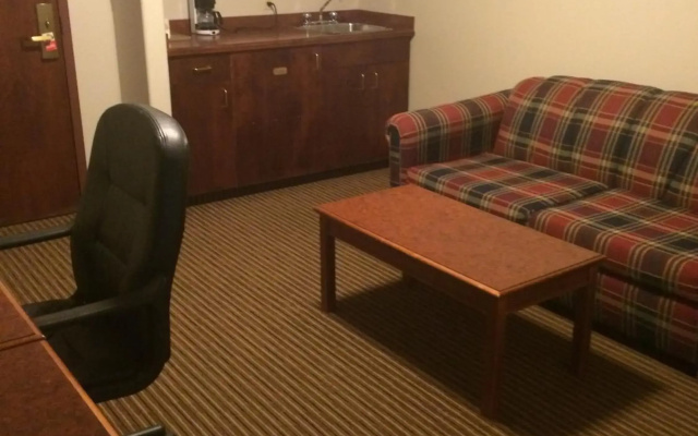 Foxwood Inn & Suites