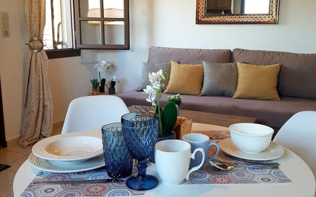 Emmanouil Airport Beach Apartment