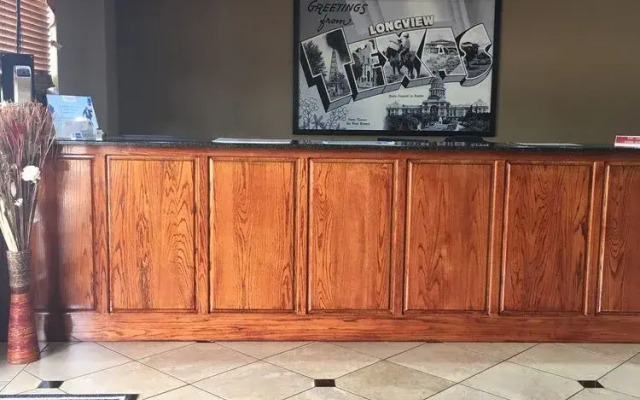 Super 8 Longview/North