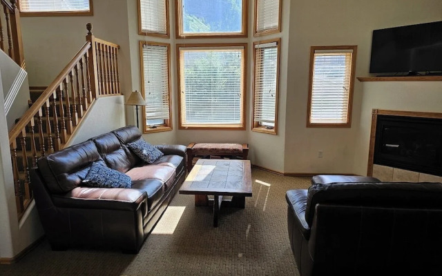 Cascade Three Bedroom Two Bath C07