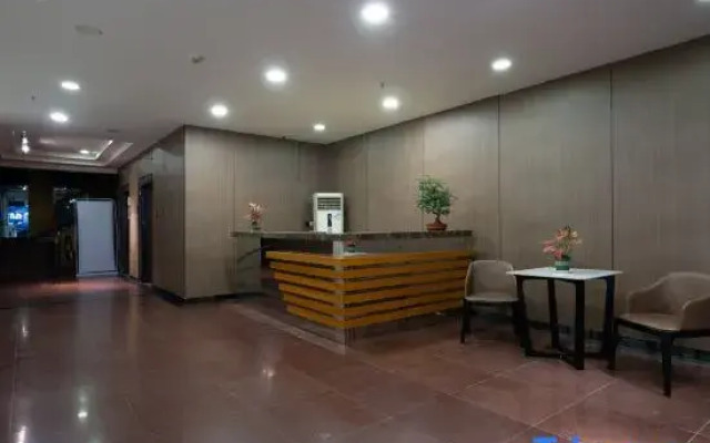 Seasons Hotel (Shenzhen Baoan Turning Subway Station Branch)