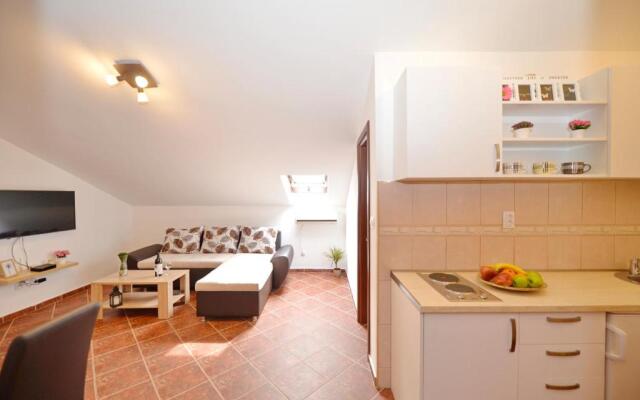 Apartment Atina