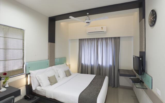 Skylark Business Hotel