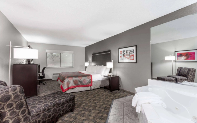 Comfort Inn Huntington near University area