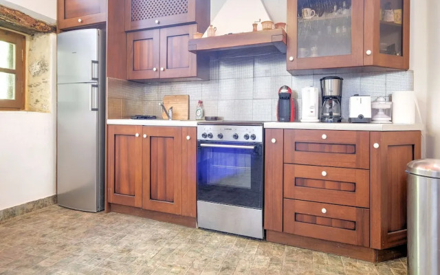 Inviting Villa In Palaiochora With Sea And Mountain Views