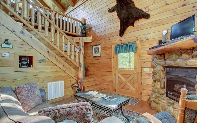 Autumn Leaves 1 Bedroom 1 Bathroom Cabin