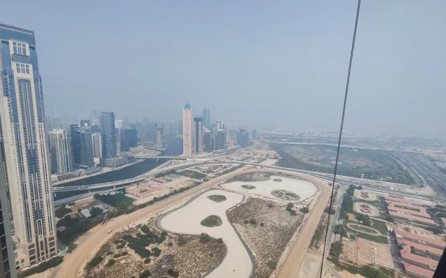 Lux BnB Aykon City I Skyline Canal Views