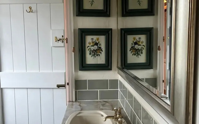 Luxury Brick and Flint House in Funtington
