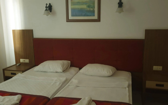 Carmen Suite Hotel