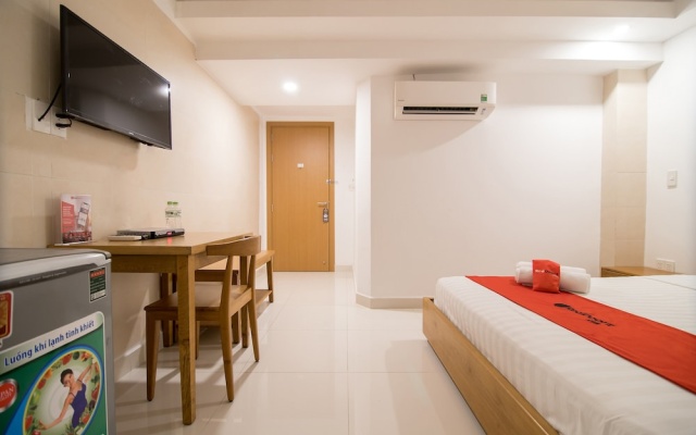 RedDoorz Plus near SECC D7 – Guest Rooms – Ho Chi Minh City