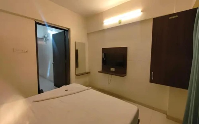 Fabhotel Ar Residency I