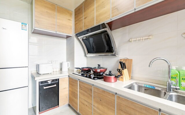 Locals Boutique Apartment Huafa Plaza 23