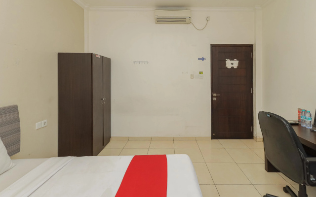 RedDoorz near Juanda Airport T1