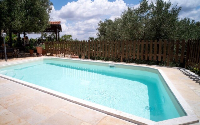 Trullo Paan Pascarosa Ostuni by Typney