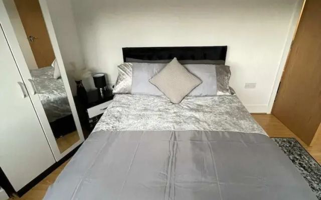 Sleek & Cosy 1Bd Flat - Mile End