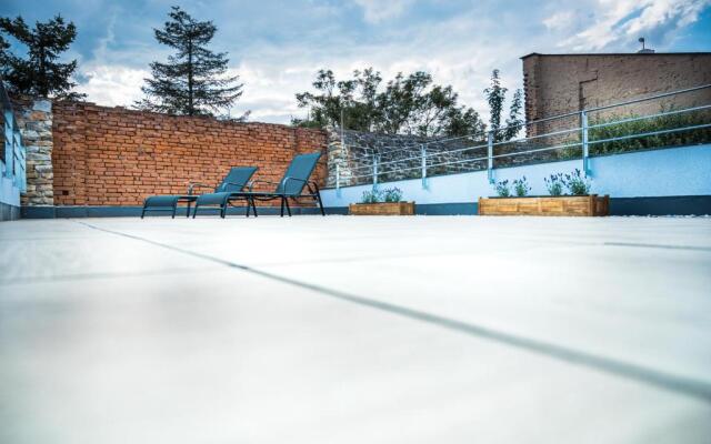 ART Hostel & Apartments